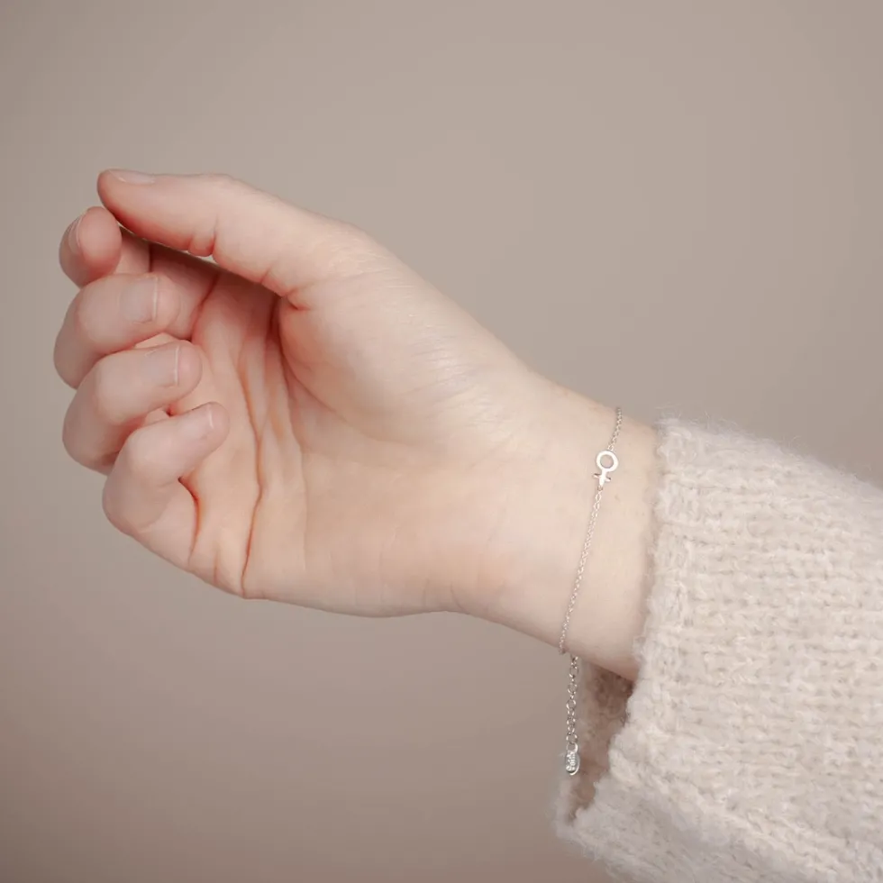 silverarmband_minikvinnot_2.webp New Faith Silverarmband minikvinnotecken
