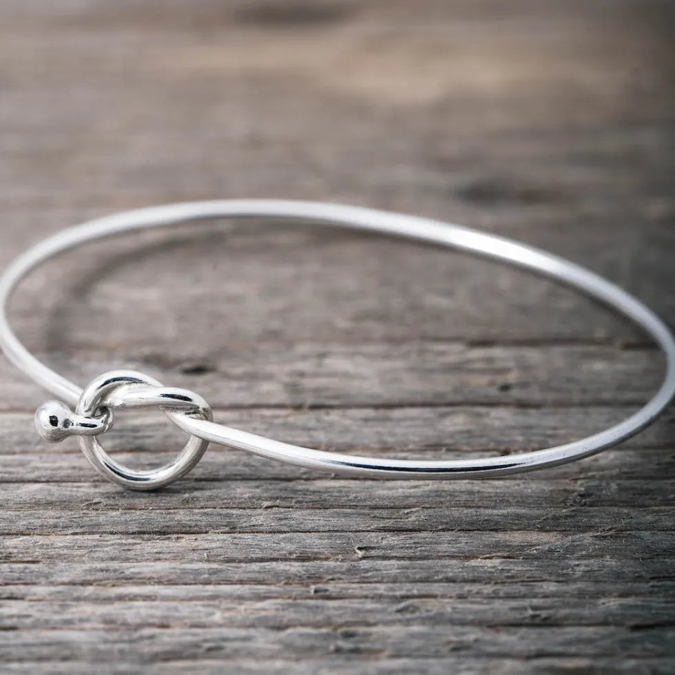 silverarmband_stelt_krlek_0.webp Best Faith Silverarmband stelt kärleksknut
