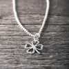 Hot Faith Silverhalsband lyckoklöver kontur
