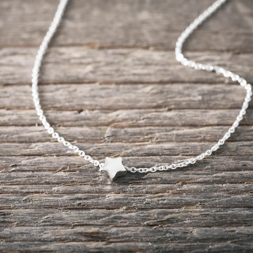 silverhalsband_liten_stjr_2.webp Fashion Faith Silverhalsband liten stjärna