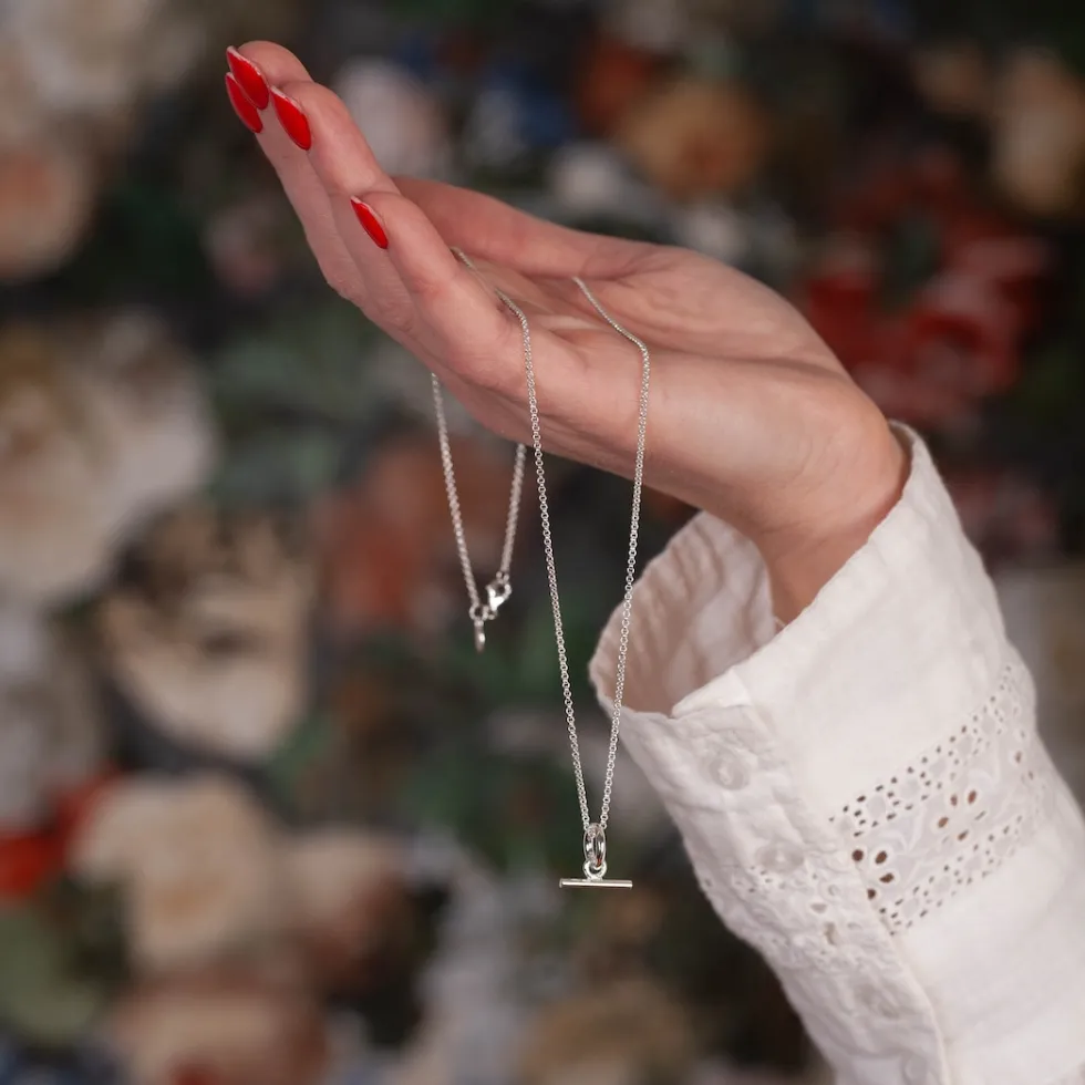 silverhalsband_liten_tbar_0.webp Clearance Faith Silverhalsband liten T-bar