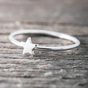 Outlet Faith Silverring tunn med stjärna