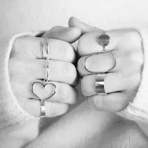 Outlet Faith Silverring tunn omlott